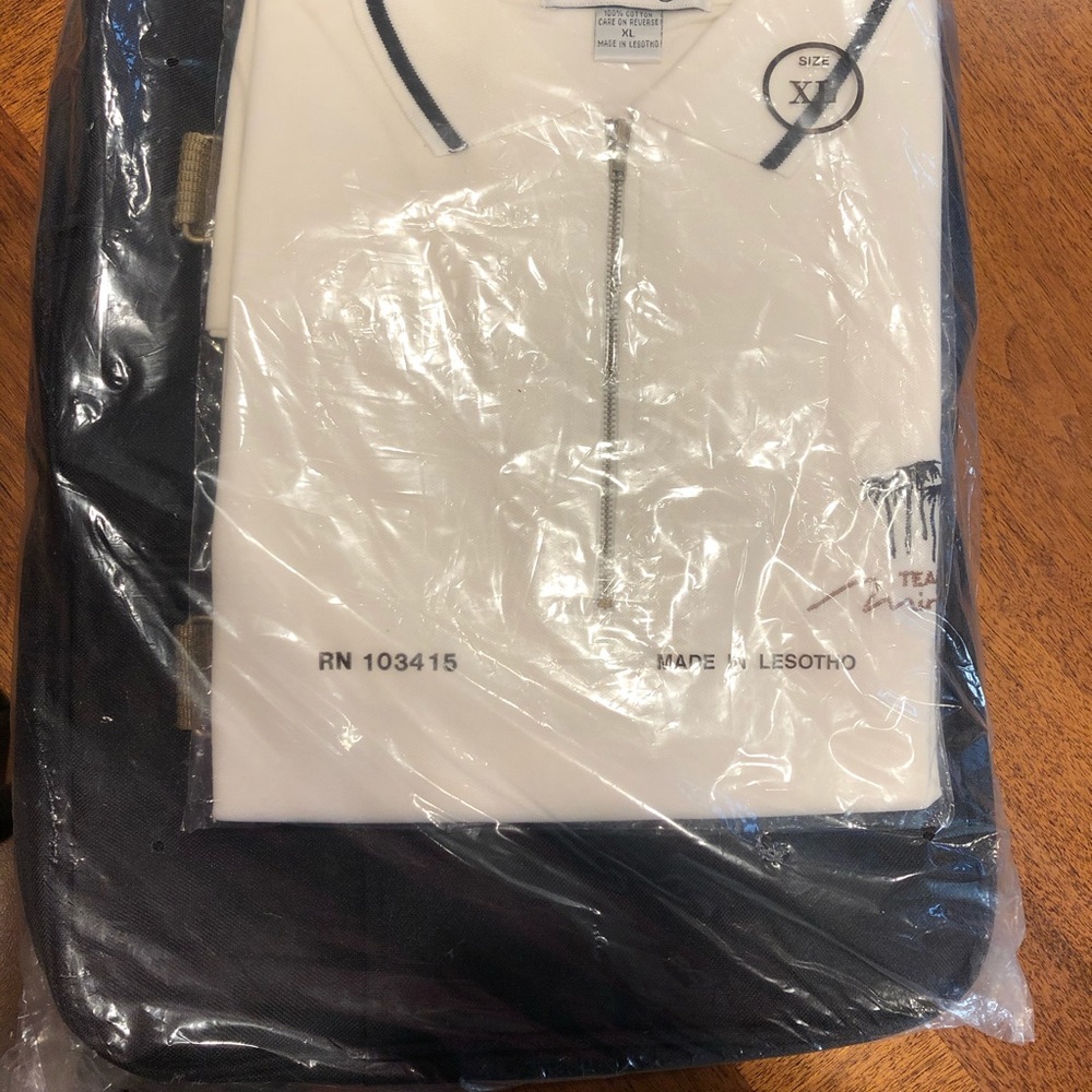 Vintage Mirage Casino XL Quarterzip w Briefcase